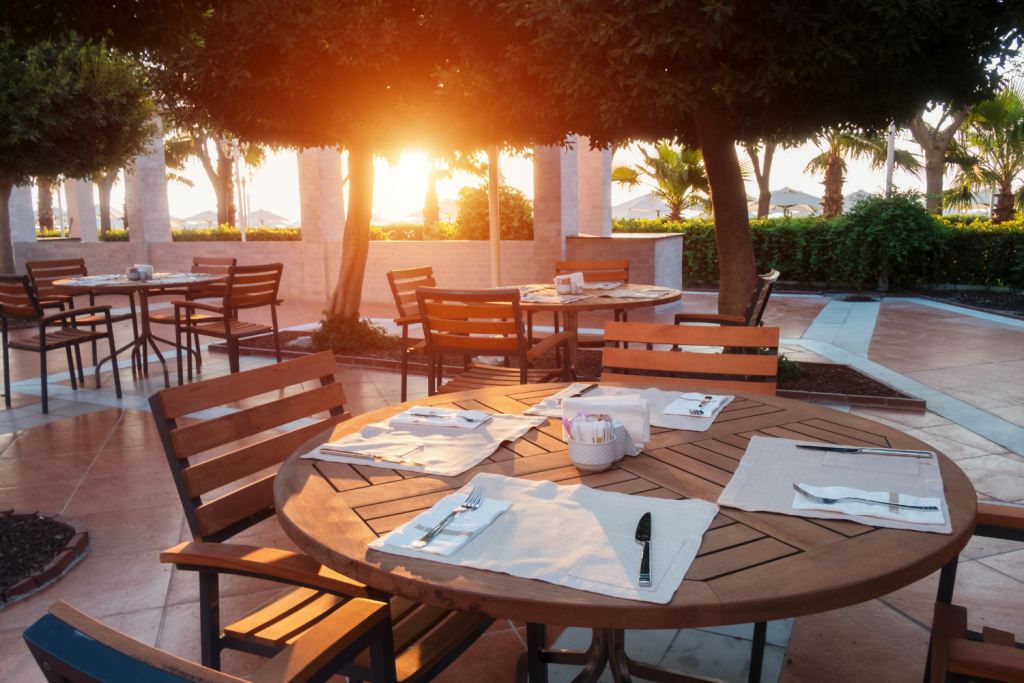 Cómo promocionar un restaurante o un chiringuito en verano